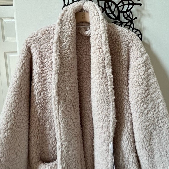 Pottery Barn Teddy Bear Robe in Pale Blush S - Picture 4 of 12